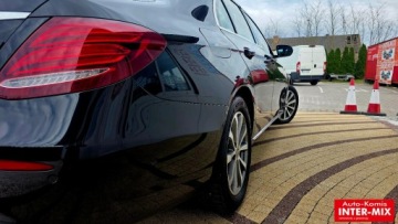 Mercedes Klasa E W213 Limuzyna 2.0 250 211KM 2017 Mercedes-Benz Klasa E E250 Zarejestrowany 2.0 Benzyna 210KM, zdjęcie 13