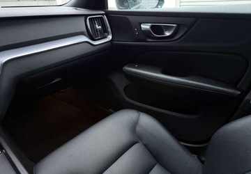 Volvo V60 II  Kombi 2.0 D3 150KM 2019 Volvo V60 Volvo V60 D3 Momentum Pro 2.0 Diesel 150KM, zdjęcie 24