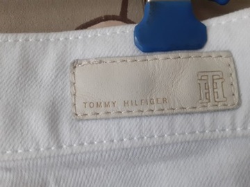 TOMMY HILFIGER-SUPER SPODNIE 31 J6