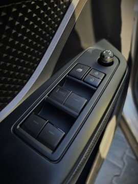 Toyota C-HR I Crossover Facelifting 1.8 Hybrid 122KM 2023 Toyota C-HR Toyota C-HR 1.8 Hybrid Comfort FV23 Gwarancja Salon PL, zdjęcie 24