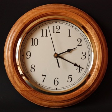 Механизм движения кварцевых настенных часов