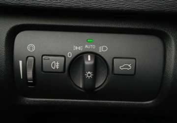 Volvo V40 II Hatchback Facelifting 1.5 T3 152KM 2019 Volvo V40 V40 Drive-E Dynamic Edition Vat Marza Salon PL 1 wl., zdjęcie 30