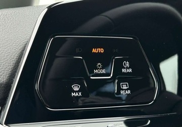 Volkswagen Golf VIII Hatchback 1.5 TSI EVO 130KM 2021 Volkswagen Golf Life Pakiety, ACC, Podgrzewane fotele, Podgrzewana kierow, zdjęcie 19