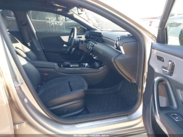 Mercedes Klasa A W177/V177 2021 Mercedes-Benz Klasa A MERCEDES-BENZ A 220 4MATIC 2.0 Benzyna 188KM, zdjęcie 6