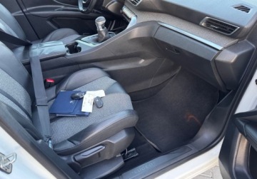 Peugeot 3008 II Crossover 1.2 PureTech 130KM 2019 Peugeot 3008 Rezerwacja 1.2 Benzyna 130KM, zdjęcie 28