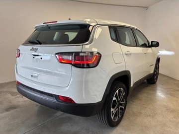 Jeep Compass II 2025 JEEP Compass Altitude 1.5 T4 mHEV DCT FWD Suv 130KM 2025, zdjęcie 3