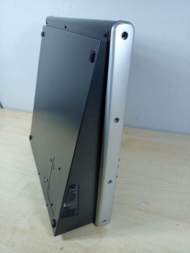 Behringer Xenyx X2442USB 24-канальный микшер поврежден