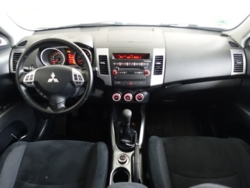 Mitsubishi Outlander II 2.4 MIVEC 170KM 2009 Mitsubishi Outlander 2.4, zdjęcie 19
