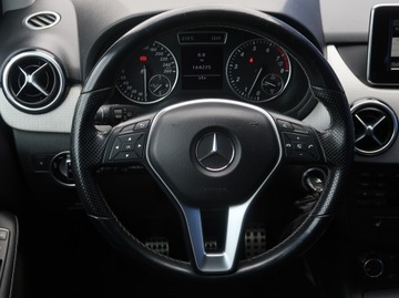 Mercedes Klasa B W246 Sports Tourer 180 BlueEFFICIENCY 122KM 2013 Mercedes B B 180, Skóra, Navi, Xenon, Bi-Xenon, zdjęcie 15