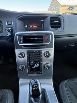 Volvo V60 I Kombi Facelifting 2.0 D4 DRIVE-E 181KM 2014 Volvo V60 2.0D4 Lift 2014r Xenon Led Nawigacja Alu, zdjęcie 6