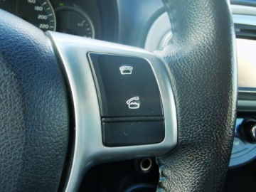 Toyota Yaris III Hatchback 5d Hybrid 100 74KM 2013 TOYOTA YARIS Hybrid 100 74KM,Automat, Kamera cofania, Nawigacja, zdjęcie 18