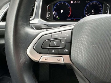 Volkswagen T-Roc I SUV Facelifting 1.5 TSI ACT 150KM 2024 Volkswagen T-Roc reflektory LED tempomat ACC podgrzewane fotele Digita, zdjęcie 13