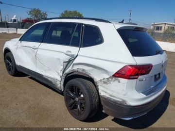 Volkswagen Tiguan II 2021 Volkswagen Tiguan 2021r., 2.0L 2.0 Benzyna 184KM, zdjęcie 2