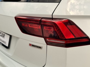 Volkswagen Tiguan II SUV 2.0 TDI 190KM 2019 Volkswagen Tiguan R-LINE 4motion DSG Masaze Bezwypadkowy 2.0 190KM, zdjęcie 12