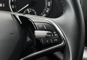 Skoda Octavia IV Liftback 1.5 TSI EVO 150KM 2022 Skoda Octavia Reflektory LED Kamera Keyless Lane Assist Salon PL FVAT, zdjęcie 19