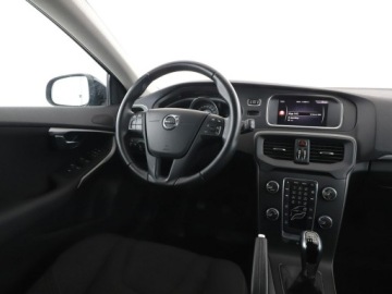 Volvo V40 II Hatchback Facelifting 2.0 D2 120KM 2018 Volvo V40 2.0D Niski przebieg Navi Czujniki, zdjęcie 15