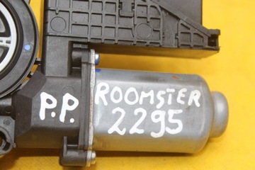 MOTOREK OKNO DVEŘE PRAVÝ PŘEDNÍ SKODA ROOMSTER FABIA VW T5 6Y2959801