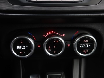 Alfa Romeo Giulietta Nuova II Hatchback 5d Facelifting 1.4 TB 16v 120KM 2016 Alfa Romeo Giulietta 1.4 T, Salon Polska, Klima, zdjęcie 12