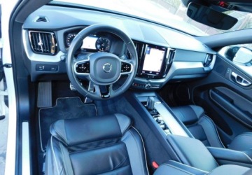 Volvo XC60 II Crossover T5 250KM 2020 Volvo XC 60 2.0T5 z Gwarancja Bezwypadkowy Model 2021r 2.0 Benzyna 250KM, zdjęcie 9