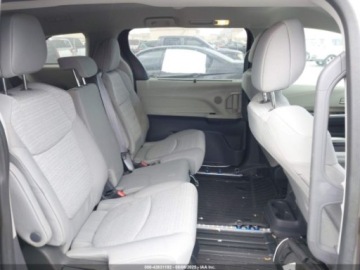 Toyota Sienna III 2022 Toyota Sienna LE 2022 2.5L 2.5 Hybryda 189KM, zdjęcie 12