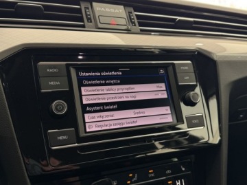 Volkswagen Passat B8 Variant Facelifting 2.0 TDI SCR 150KM 2023 Volkswagen Passat Business ACC LED Hak CarPlayAndroid Auto Podgrzewan, zdjęcie 29