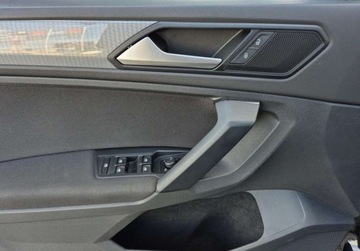 Volkswagen Tiguan II SUV Facelifting 2.0 TDI 150KM 2021 Volkswagen Tiguan Life 2.0TDI 150KM DSG App Connet Czuj Park. Pod.Fotele T, zdjęcie 12