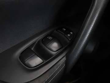 Nissan Qashqai II Crossover 1.6 DIG-T 163KM 2017 Nissan Qashqai Navi Kamera cofania Klimatyzacja, zdjęcie 33