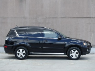 Mitsubishi Outlander II 2.4 MIVEC 170KM 2011 Mitsubishi Outlander 2.4 Ben.170KM/4X4/Pół, zdjęcie 2