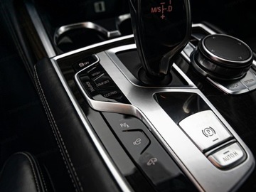 BMW Seria 7 G11-G12 Sedan 750i 450KM 2016 Od ręki - BMW Seria 7 750Li xDrive 450KM, zdjęcie 24