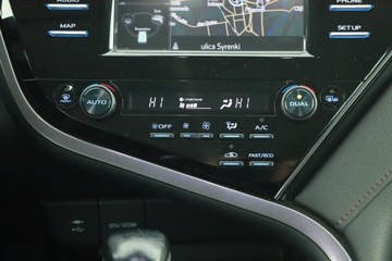 Toyota Camry IX Sedan 2.5 Hybrid Dynamic Force 218KM 2020 Toyota Camry 2.5 Hybrid, Salon Polska, zdjęcie 10