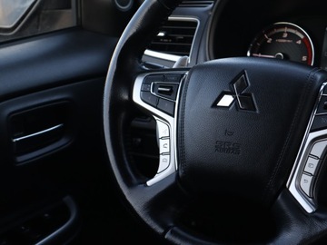 Mitsubishi L200 VI 2.2 Diesel 150KM 2021 Mitsubishi L200 2.2 DI-D, Salon Polska, zdjęcie 21