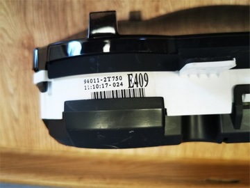 KIA OPTIMA III 1.7 CRDI PŘÍSTROJOVÁ DESKA BUDÍKY 94011-2T750 UK