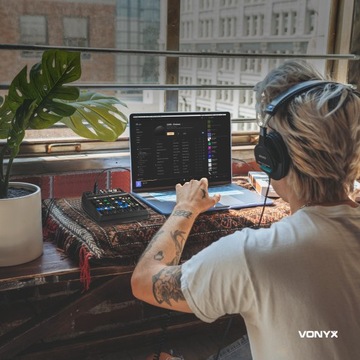 Аналоговый аудиомикшер VMM100 с USB/BT Vonyx