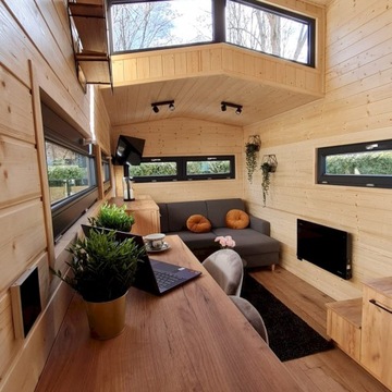 Tiny House całoroczny mobilny domek na kołach dwu spadowy z jedną sypialnią