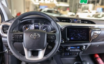Toyota Hilux VIII Podwójna kabina Facelifting 2.8 D-4D 204KM 2024 Toyota Hilux 2.8 D-4D mHEV Double Cab Executive 4x4 aut 2.8 Diesel 204KM, zdjęcie 38