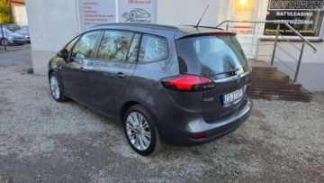 Opel Zafira C Tourer 2.0 CDTI ECOTEC 130KM 2012 Opel Zafira 2,0 diesel 131 KM klima zarejestrowany 7 osobowy 2.0 Diesel, zdjęcie 3