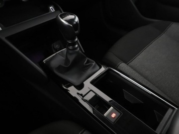 Citroen C4 III SUV 1.2 PureTech 130KM 2021 Citroen C4 PDC klima-auto. Bluetooth tempomat, zdjęcie 27