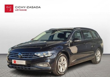 Volkswagen Passat B8 Variant Facelifting 2.0 TDI SCR 200KM 2022 Volkswagen Passat Variant 2.0TDI 200KM DSG BusinessPremium HAK Kamera LED