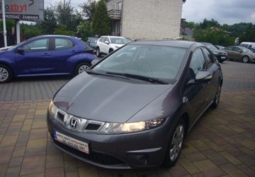 Honda Civic VIII Hatchback 3d 1.4 i-VTEC 100KM 2009 Honda Civic Honda Civic VIII Salon PL - I wlasciciel 1.3 Benzyna 100KM, zdjęcie 2