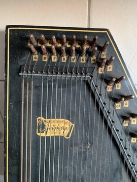 Цитровый хордофон Chromaharp Autoharp производства OSCAR Schmidt