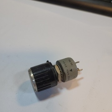 Zacisk kompletny laboratoryjny PE 30 200K 10%A