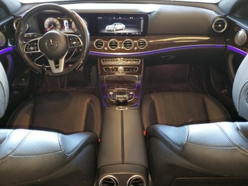 Mercedes Klasa E W213 2020 Mercedes-Benz Klasa E 350 2020 2.0l 2.0 Benzyna 255KM, zdjęcie 8