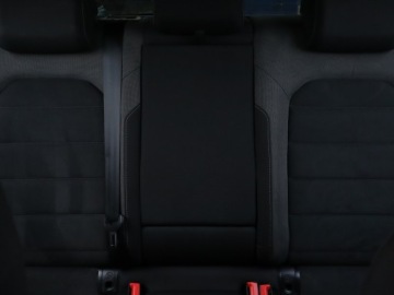 Volkswagen Golf VII Hatchback 3d Facelifting 1.5 TSI BMT 130KM 2018 VW Golf 1.5 TSI, Salon Polska, Klima, Klimatronic, zdjęcie 9