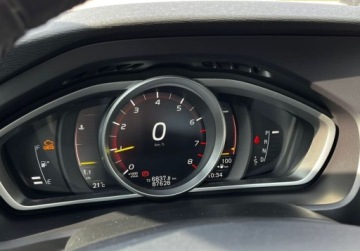 Volvo V40 II Hatchback Facelifting 2.0 T4 190KM 2018 Volvo V40 V40 190 KM Momentum Led Panorama Kamera Navi Tempomat Salon Pols, zdjęcie 17