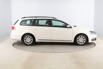 Volkswagen Passat B7 Variant 1.6 TDI CR DPF BlueMotion 105KM 2012 VW Passat 1.6 TDI, VAT 23%, Klima, Parktronic,ALU, zdjęcie 5