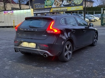 Volvo V40 II Hatchback Facelifting 2.0 D2 120KM 2017 VOLVO V40 R-DESING! Stan idealny!, zdjęcie 2