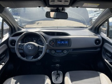 Toyota Yaris III Hatchback 5d Facelifting 2017 1.5 Hybrid 100KM 2020 Toyota Yaris Automat Hybryda Klimatronik Kamera, zdjęcie 7