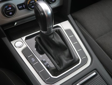 Volkswagen Passat B8 Variant 1.8 TSI BlueMotion Technology 180KM 2017 VW Passat 1.8 TSI, Automat, Navi, Klima, zdjęcie 15