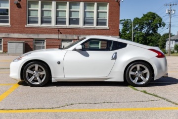 Nissan 370Z 2009 Nissan 370 Z Touring Coupe 2009 3.7 Benzyna 332KM, zdjęcie 1