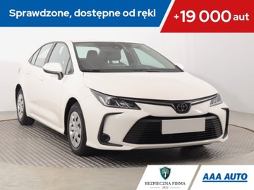 Toyota Corolla XII Sedan 1.5 VVT-i 125KM 2021 Toyota Corolla 1.5 VVT-i, Salon Polska